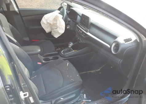 2021 Kia Forte Lxs z USA, uszkodzony, nr VIN 3KPF24AD6ME332356